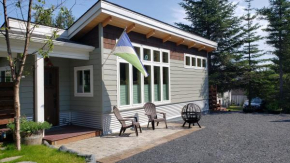 Entire Tiny Home close to cruise ship terminal Alaska Railroad and downtown Seward